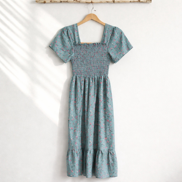 0125 Beautiful blue cottage-core dress with pink posies. Size- S/M - Picture 2 of 8